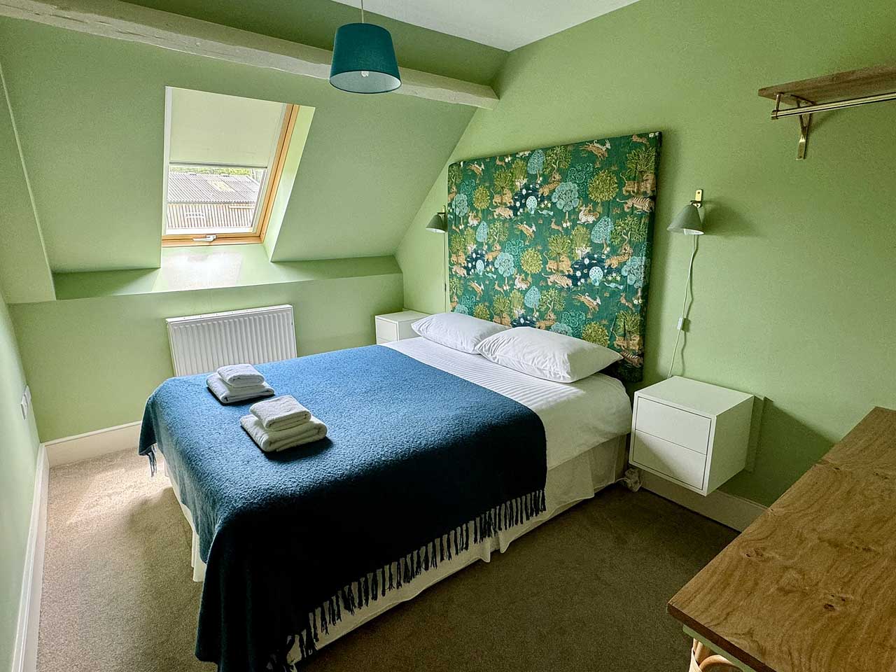 Holiday Cottage Bath on New Leaf Farm - The Hay Barn10