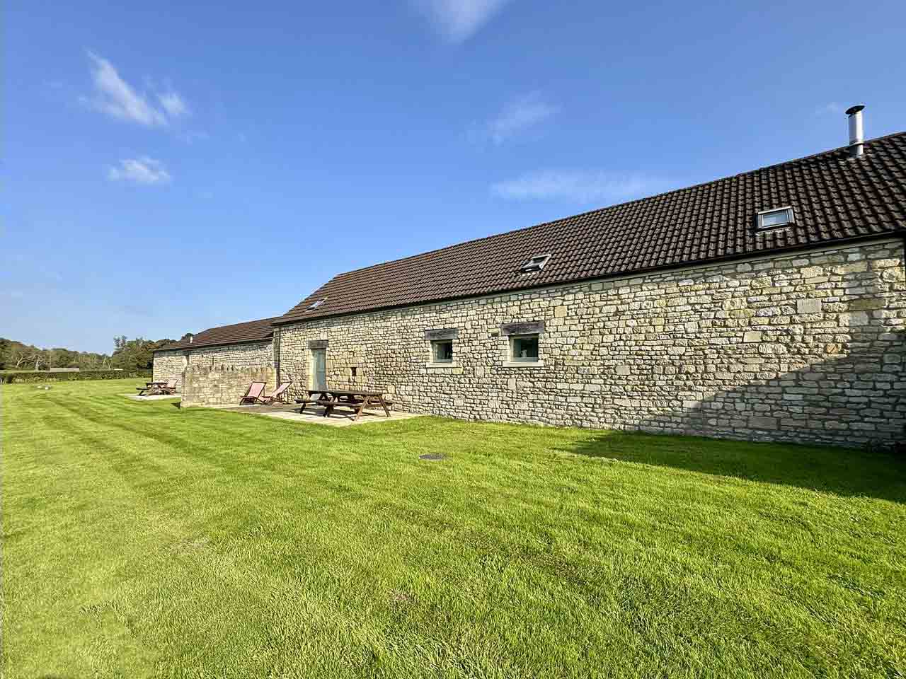 Holiday Cottage Bath on New Leaf Farm - The Hay Barn13