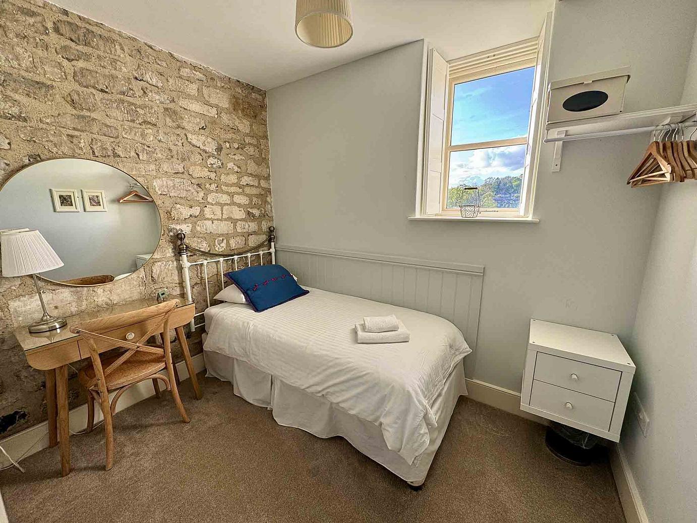 Holiday Cottage Bath on New Leaf Farm - The Stables3